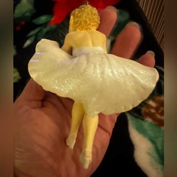 Marilyn Monroe ornament collectible - like new - no box - Picture 2 of 3
